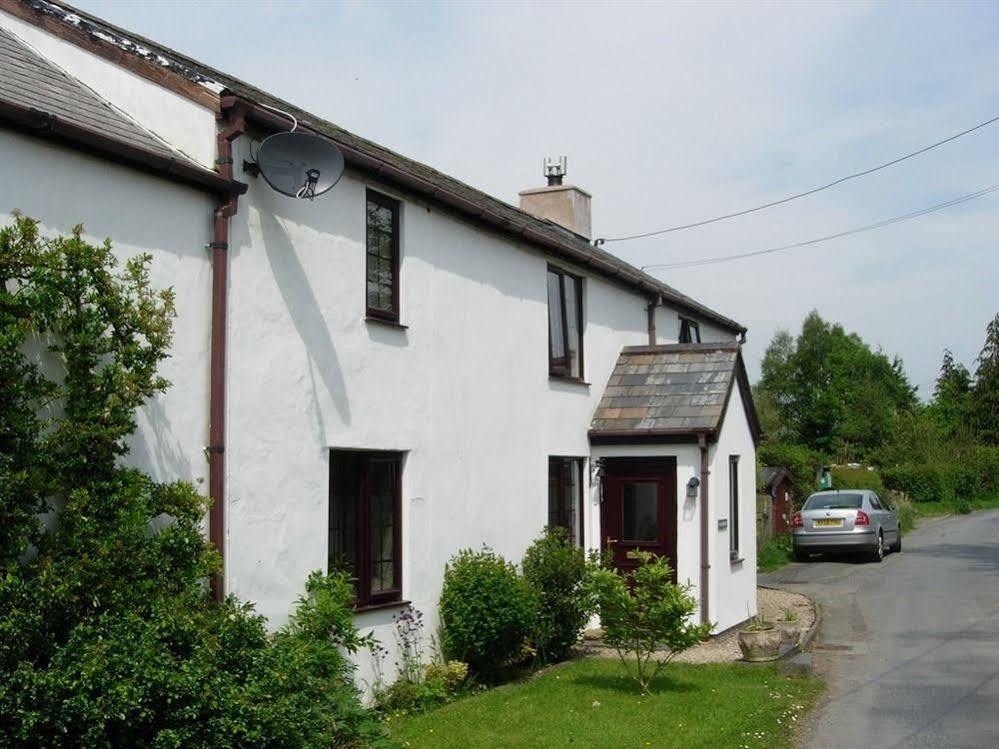 The Old School House Hotel Llanbrynmair ภายนอก รูปภาพ